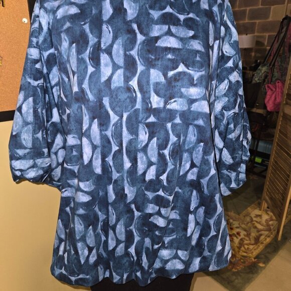 Chicos Top Size 3 - Picture 2 of 3